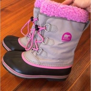 Grey Sorel waterproof snow boots with removable liners women size 7